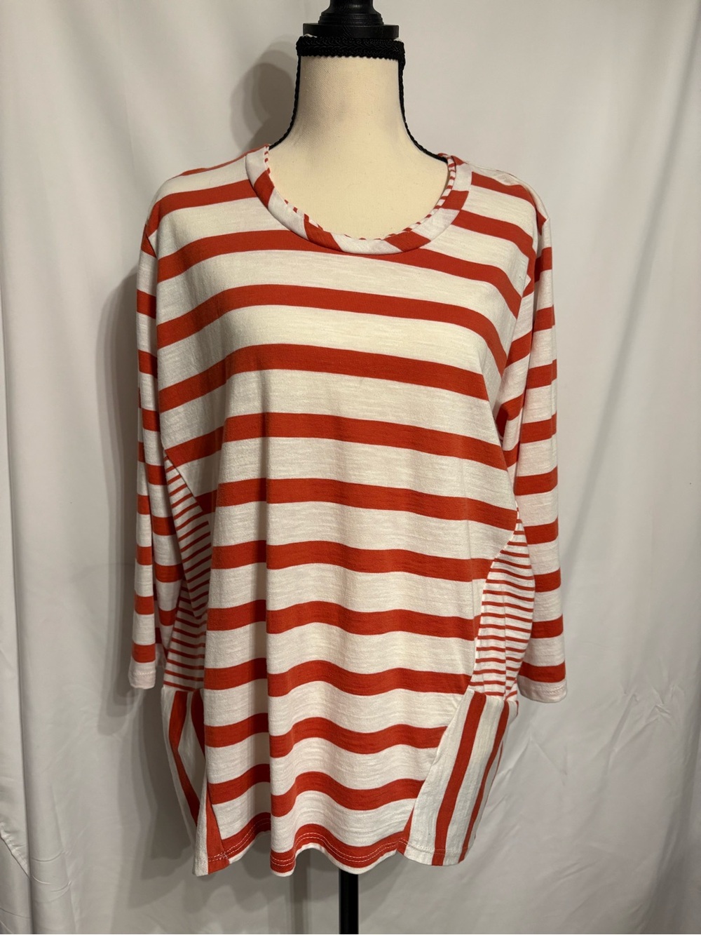 Thyme+Honey Cotton Oversized Red and White Crewneck Top  SZ L Coastal